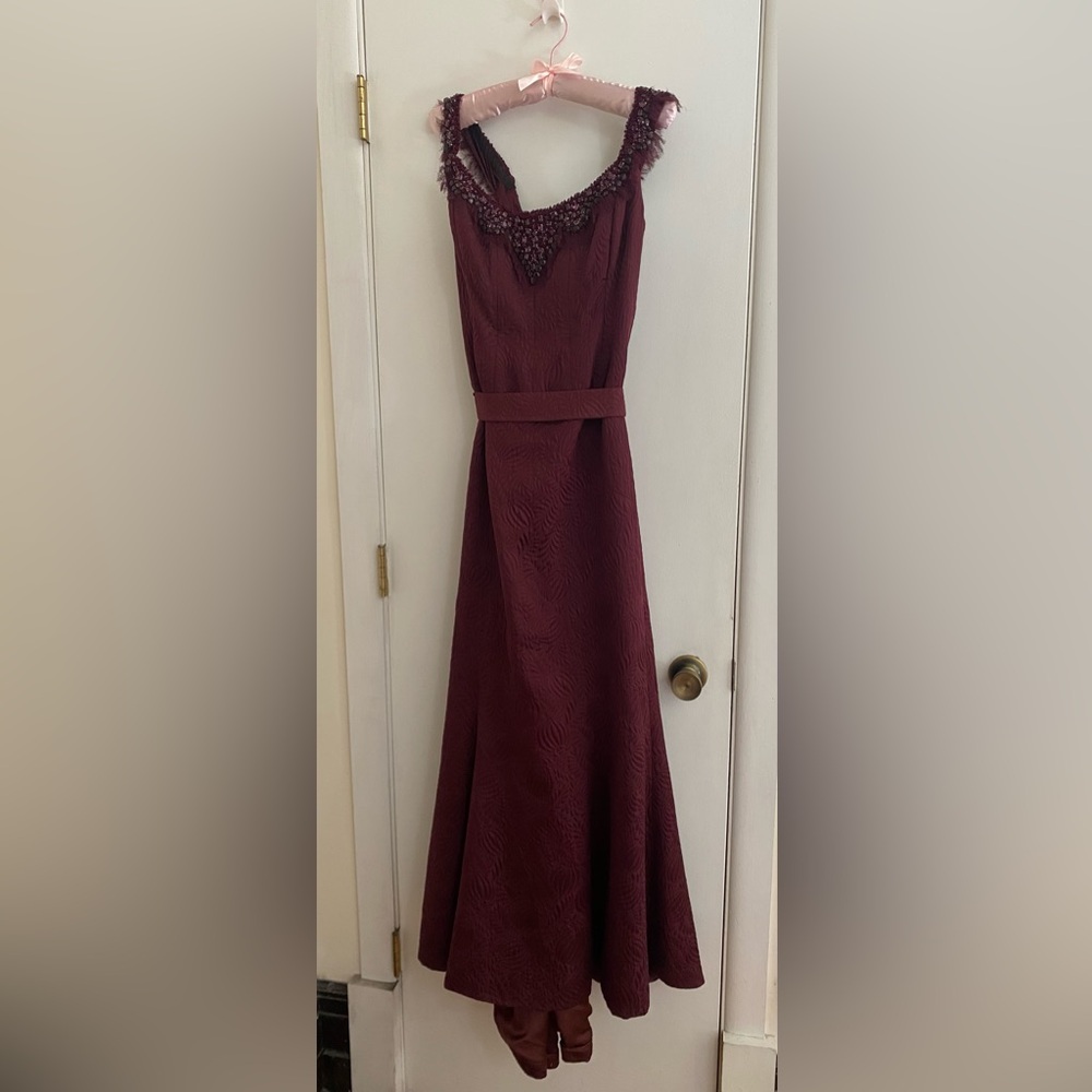 Monique Lhuillier  Burgundy Evening long Dress